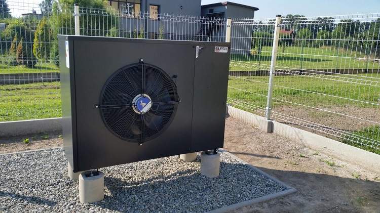 Pompy ciepła przy szkole w Zabłociu